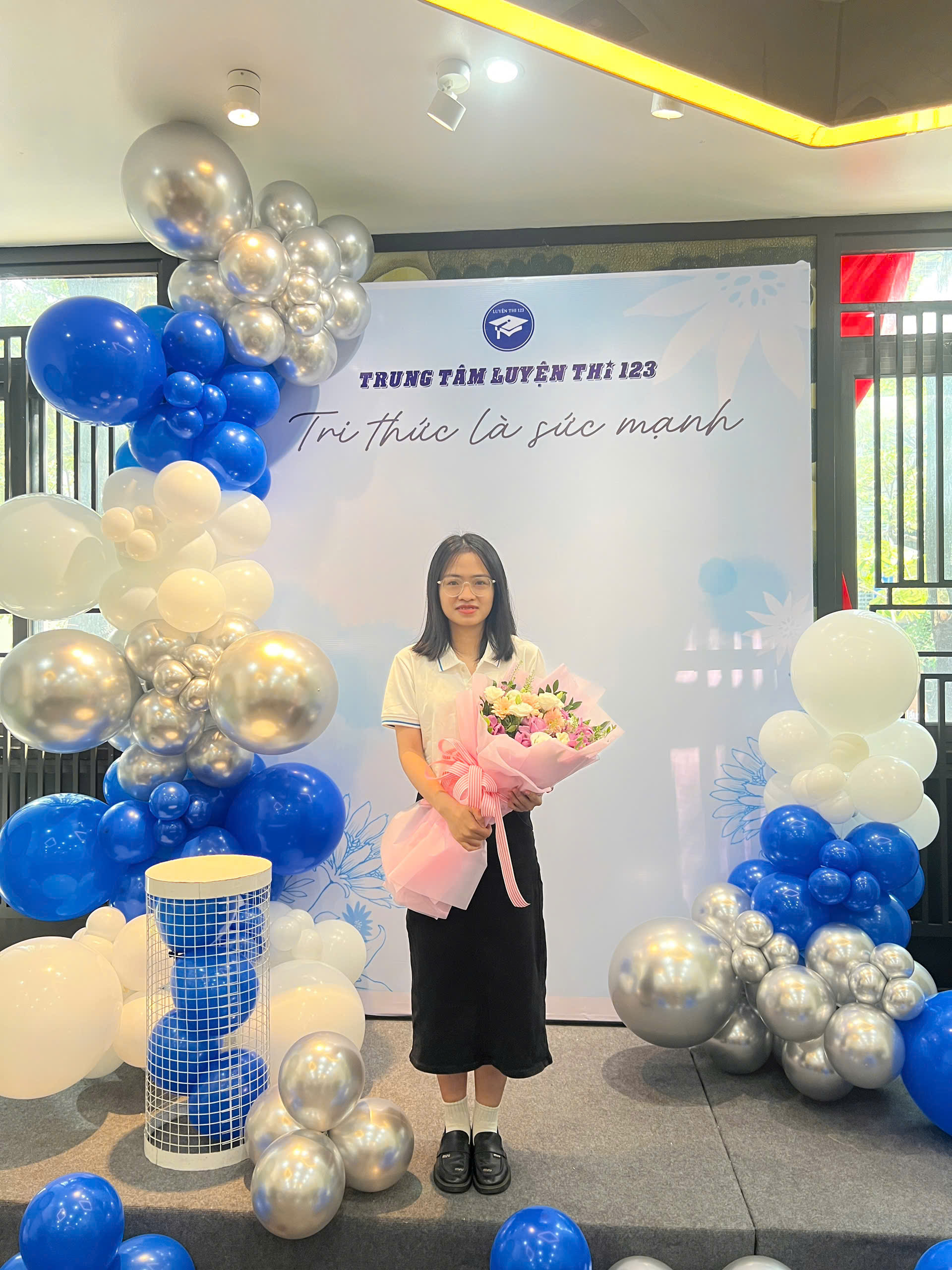 Cô: Trần Thị Phượng