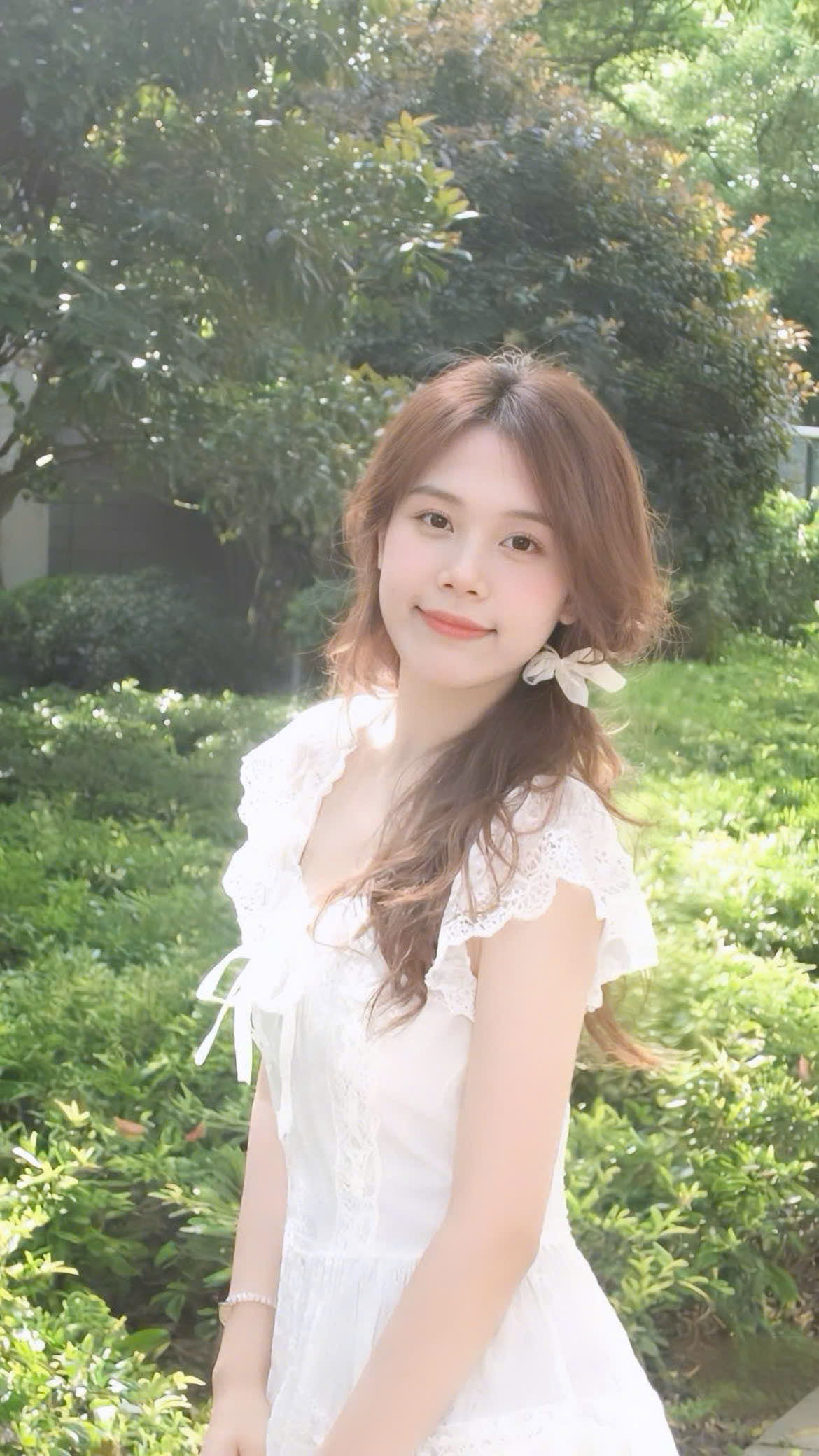 Cô: Hoàng Thị Thương